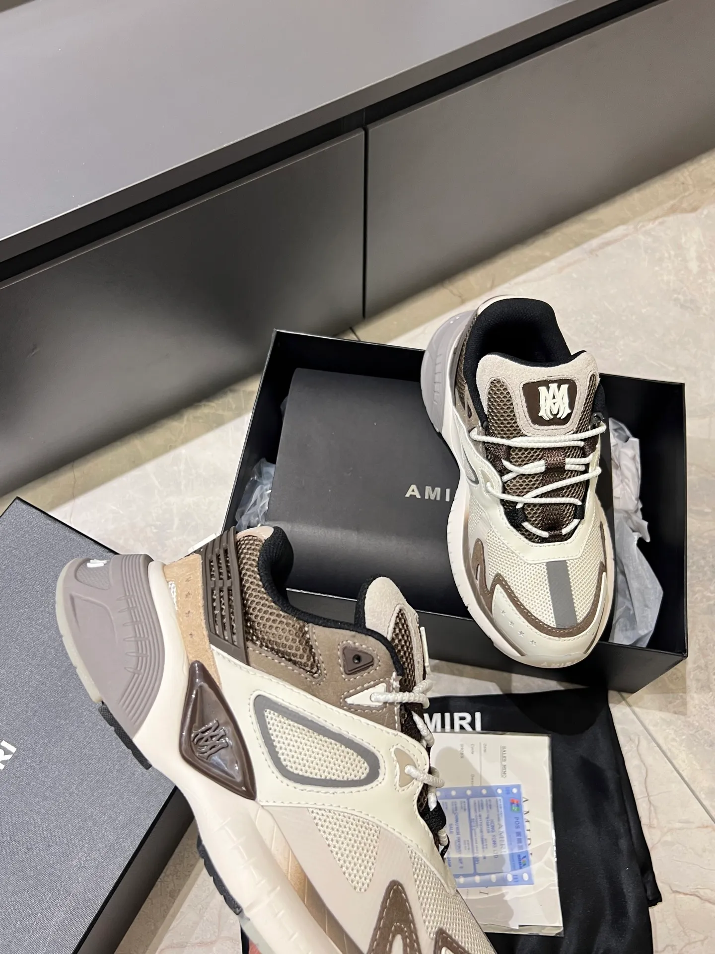Men's shoes 💰p680 AMIRI's new men's casual sports shoes, made of first-layer cowhide upper and original breathable mesh, rich in three-dimensionality, contrasting color design, simple style, fashionable and sporty, breathable mesh lining, original ultra-light outsole, a must-have item for daily leisure! Size: 38-45!